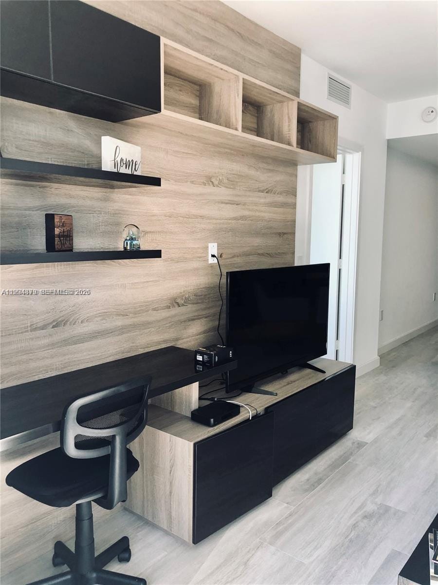45 SW 9th Street 2004, Miami, FL 33130 photo 8