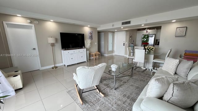 13499 Biscayne Boulevard 805, Sailboat Cay, North Miami, FL