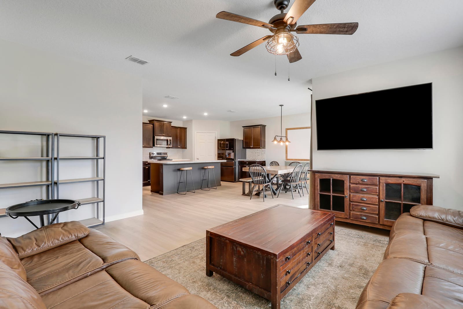 218 SW Kestor Drive — photo 4