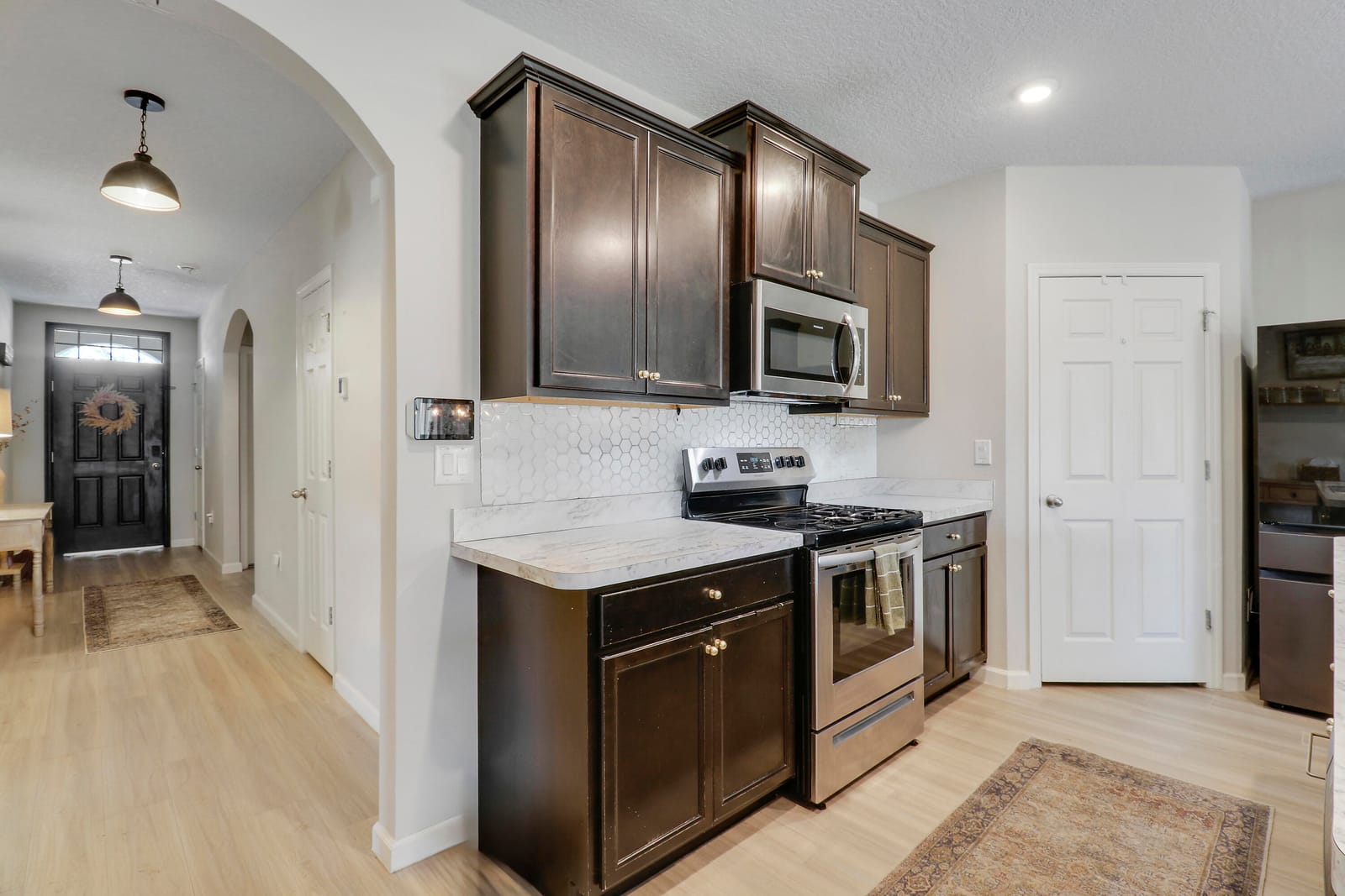 218 SW Kestor Drive — photo 9