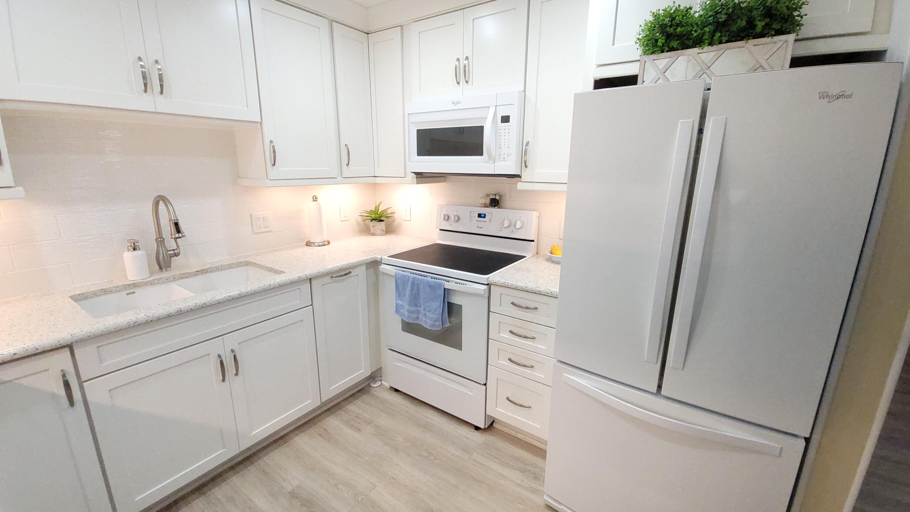 34 Somerset B — photo 2