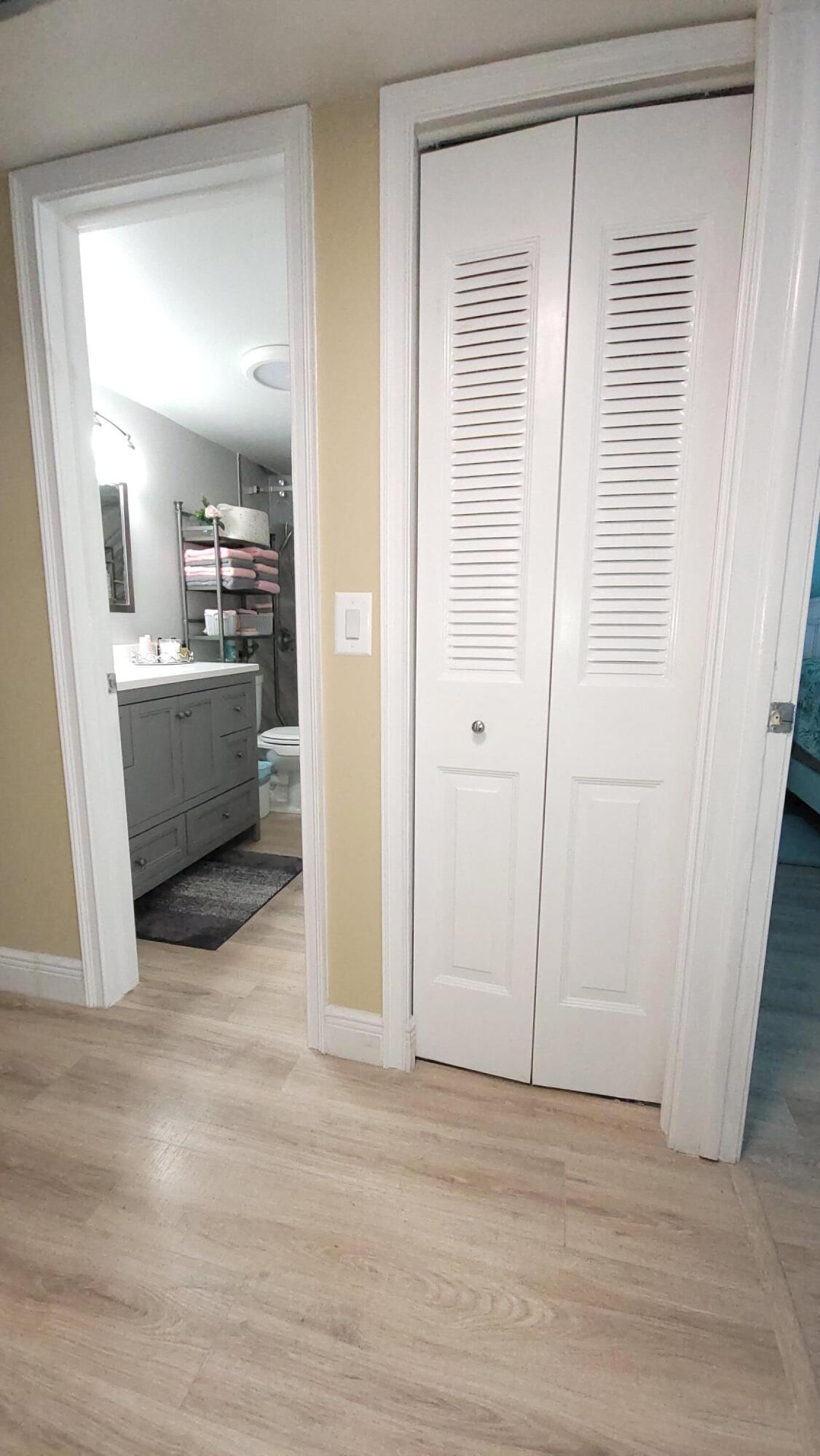34 Somerset B, West Palm Beach, FL 33417 photo 14