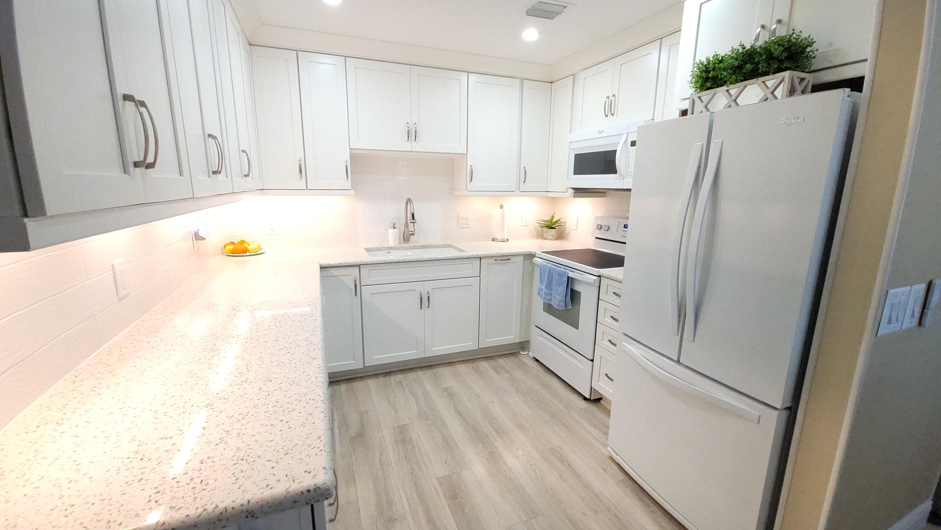 34 Somerset B, West Palm Beach, FL 33417, West Palm Beach