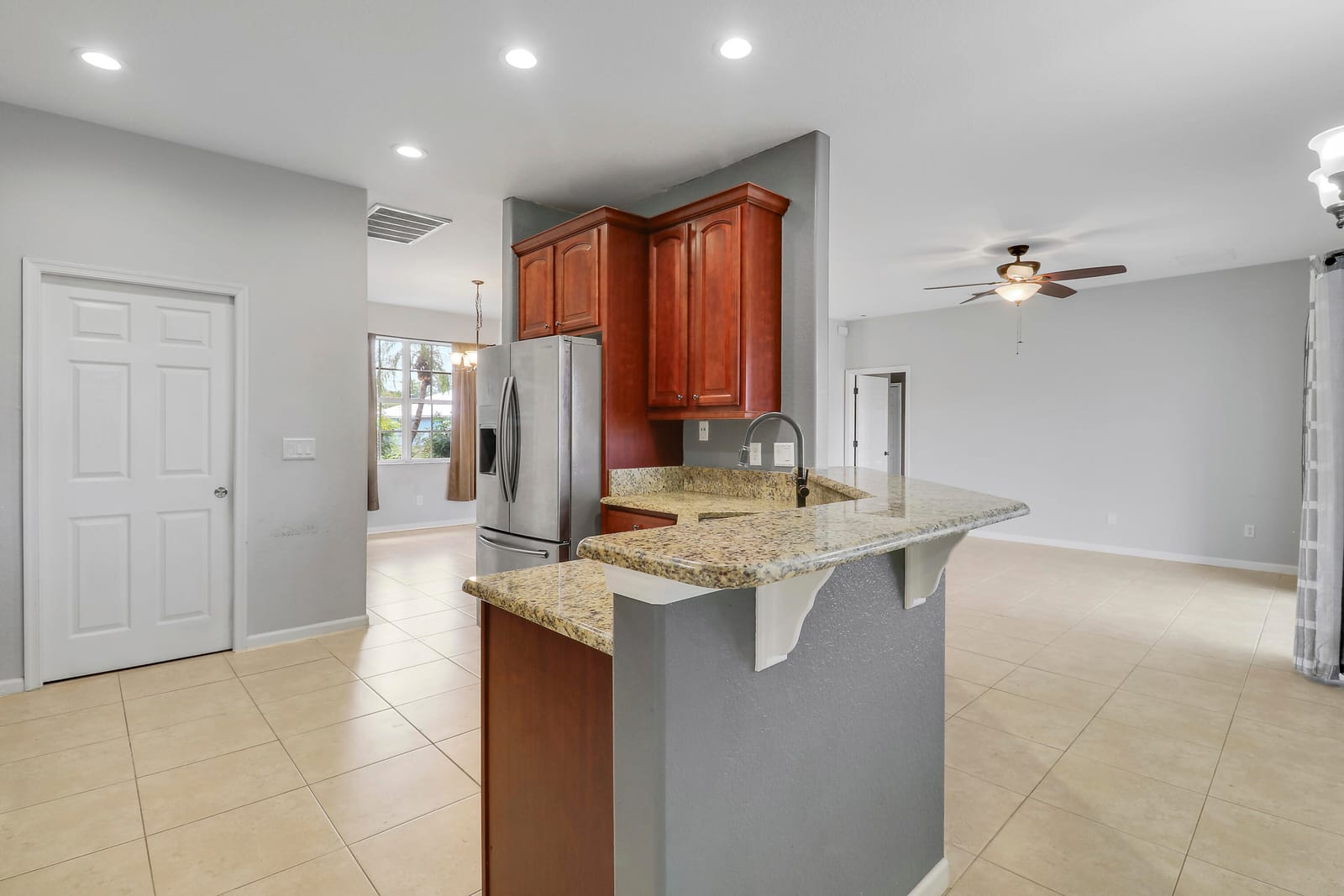 825 SW Mccracken Avenue — photo 11