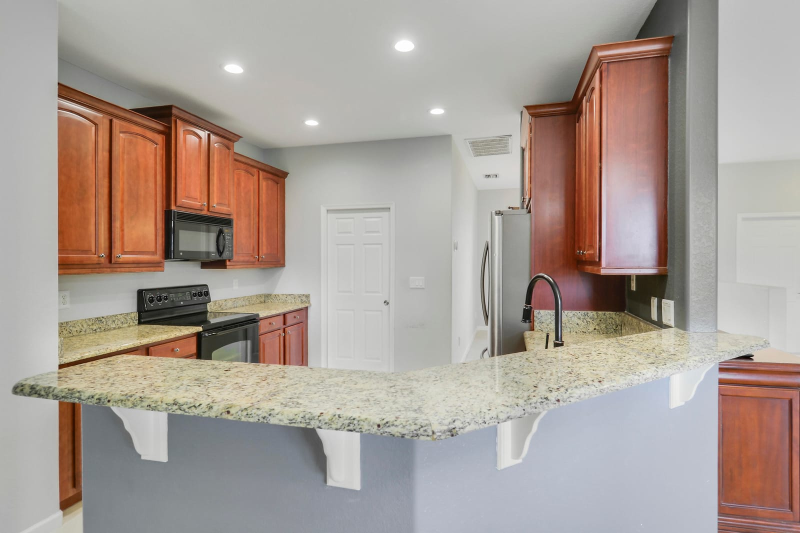 825 SW Mccracken Avenue — photo 9