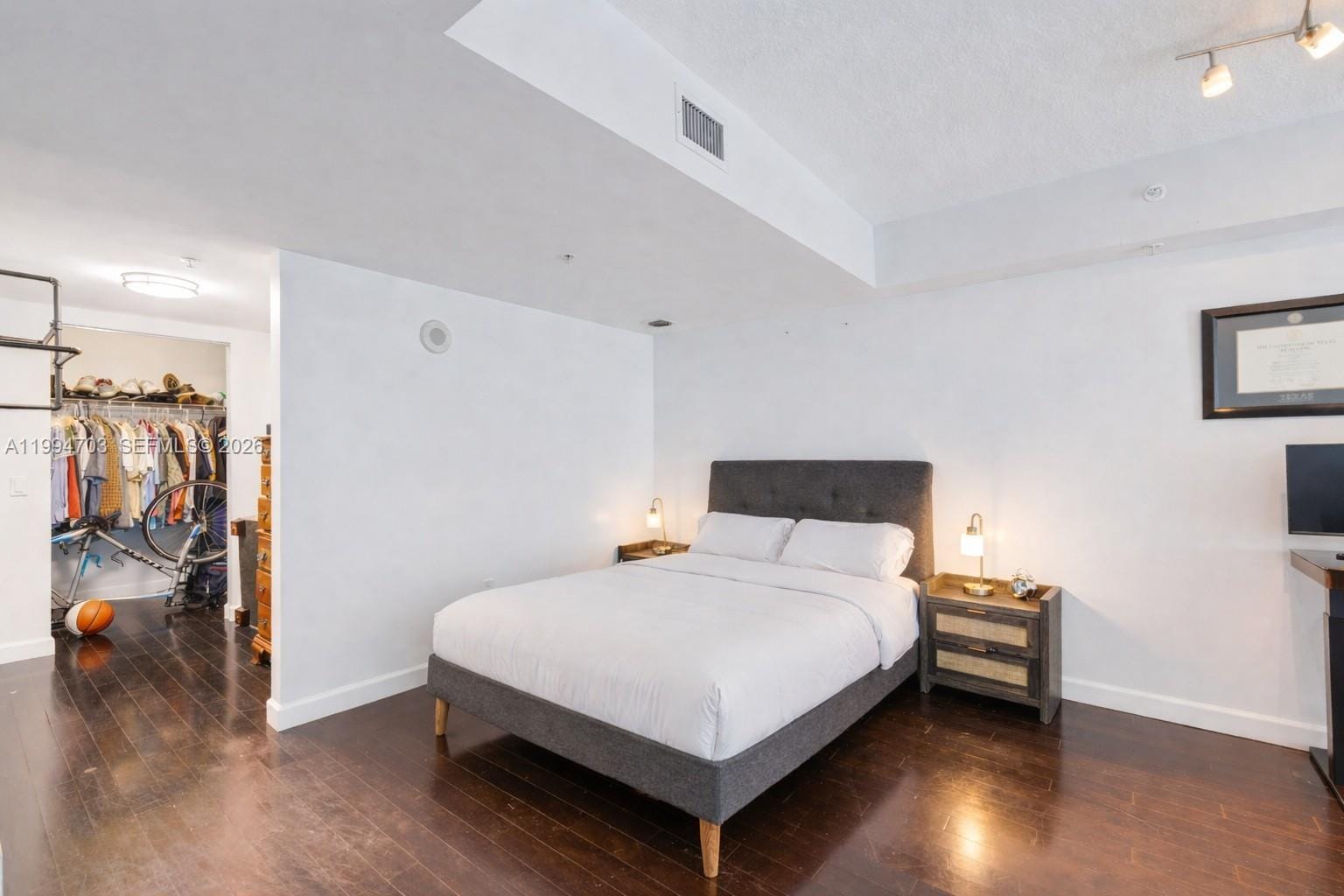 41 SE 5th Street 1306, Miami, FL 33131 photo 13