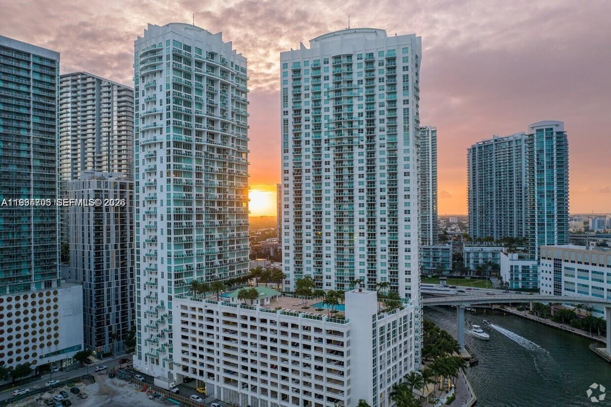 41 SE 5th Street 1306, Miami, FL 33131 photo 16
