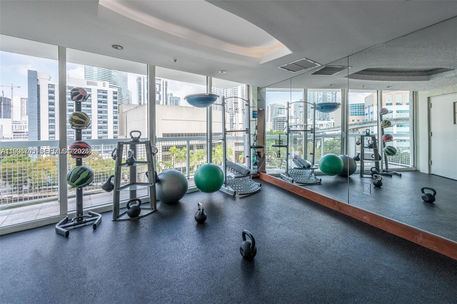41 SE 5th Street 1306, Miami, FL 33131 photo 28