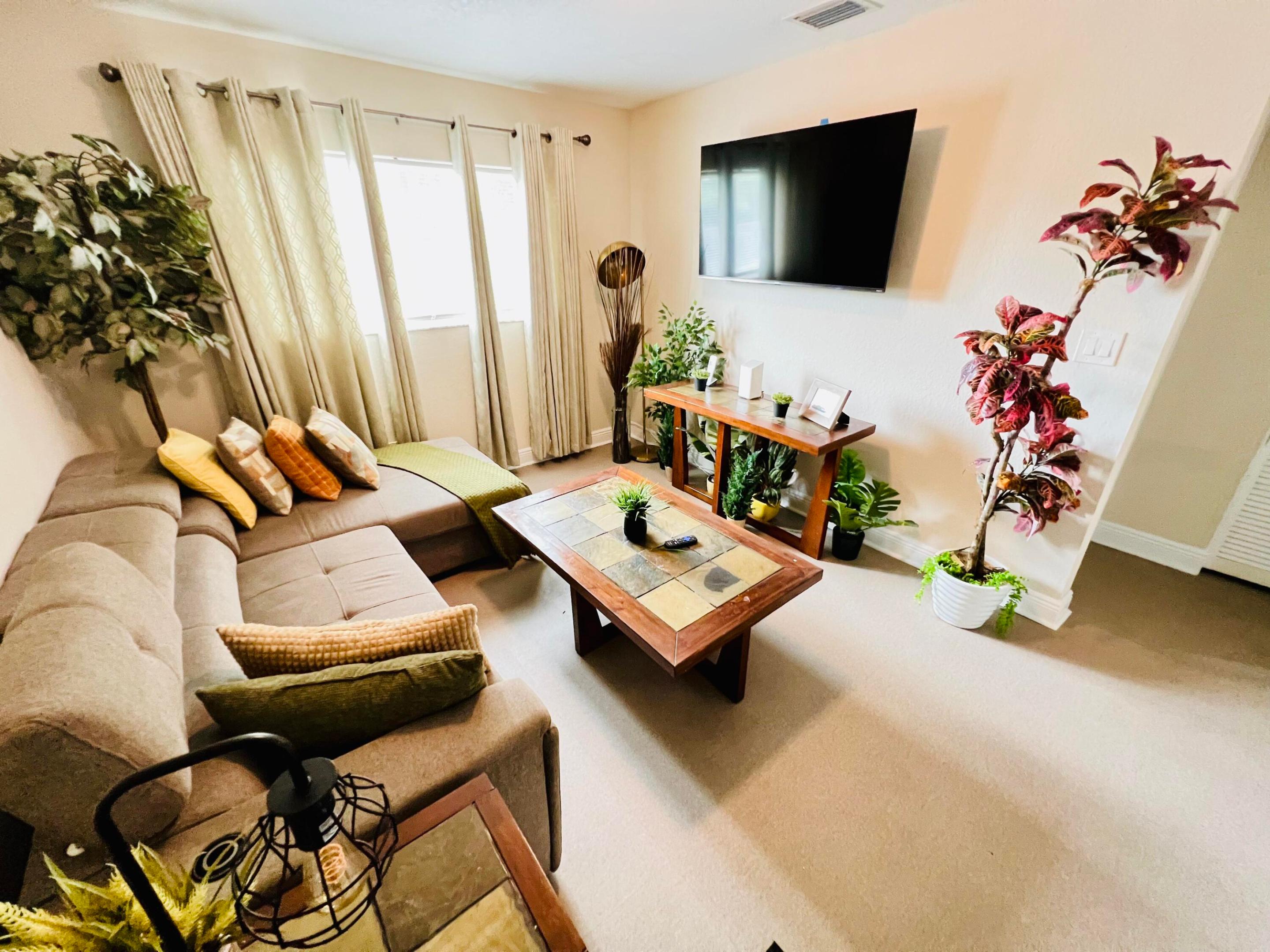 441 NW 7th Terrace 4, Fort Lauderdale, FL 33311, Fort Lauderdale