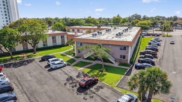 12 NE 19th Court 118a, Manor Grove Village, Wilton Manors, FL