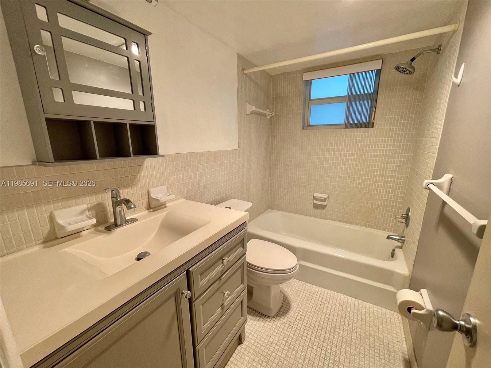 1000 Hillcrest Court 308 — photo 8