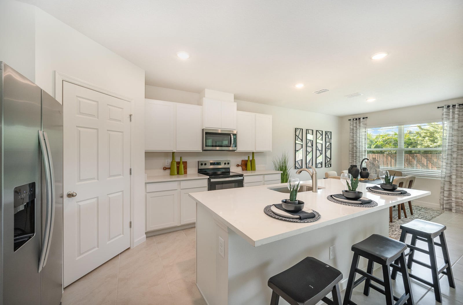 801 SW Amethist Terrace — photo 4