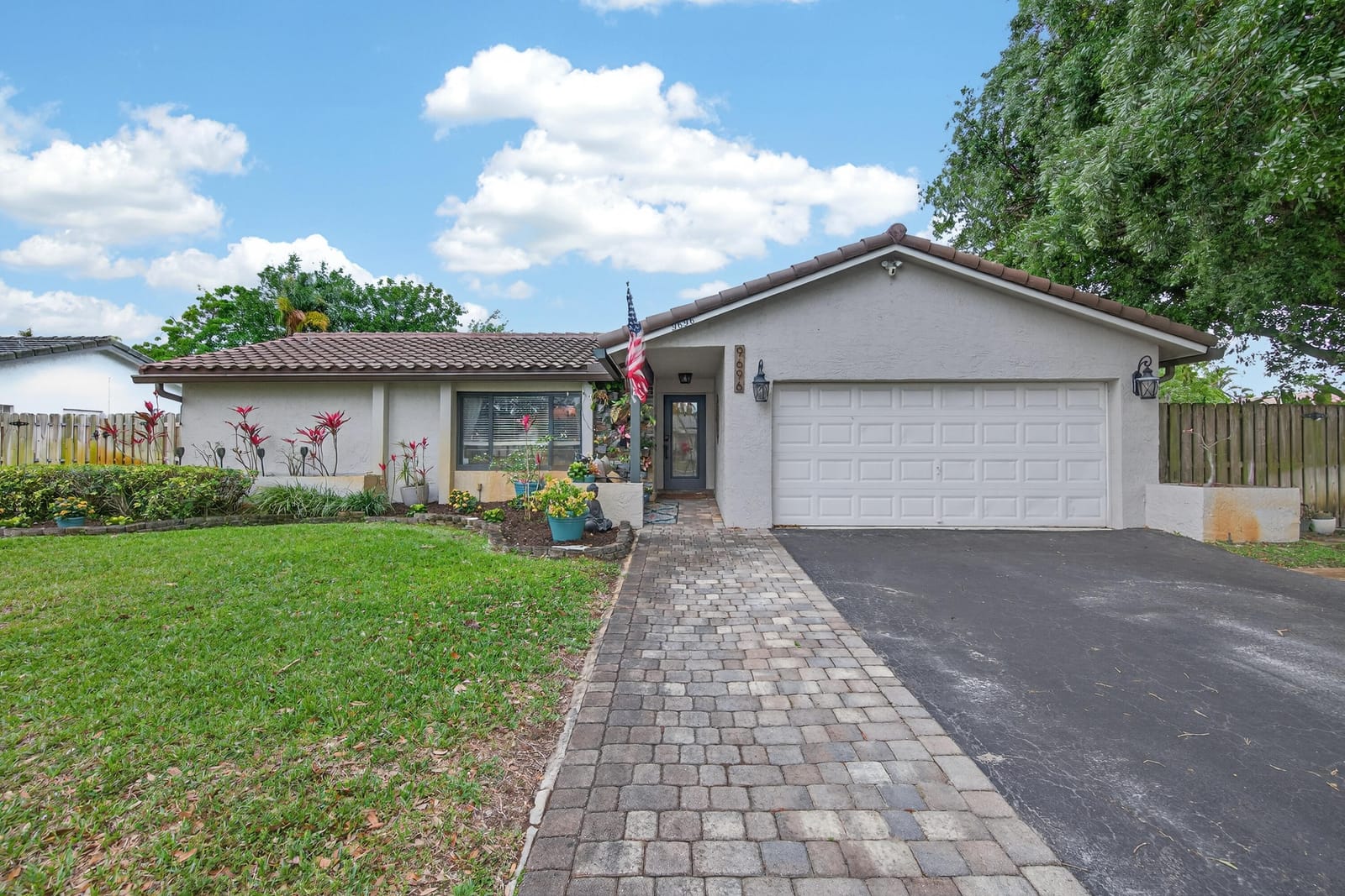 9696 NW 28th Place