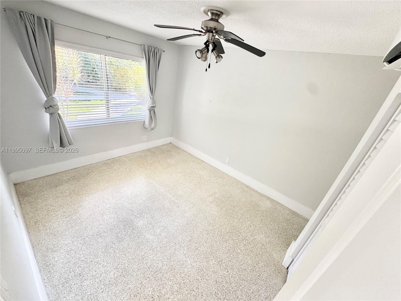 1601 SE 15 1B — photo 6
