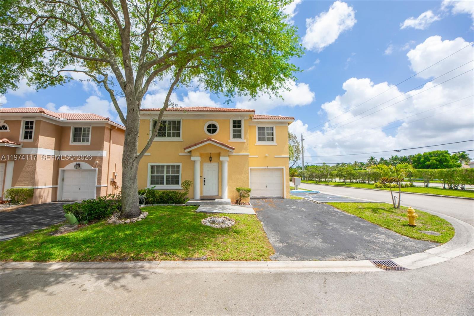10 NW 110th Avenue, Plantation, FL 33324, Plantation