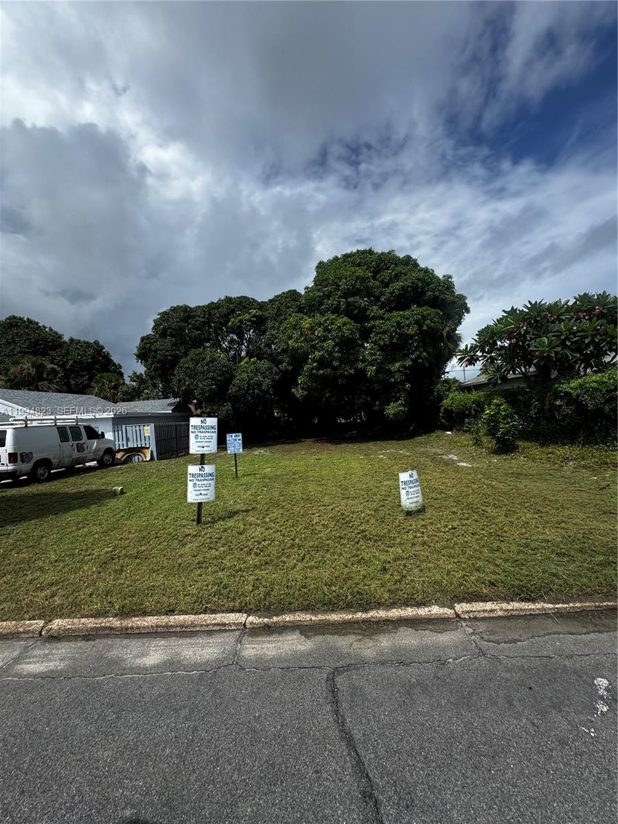 627 56th Street, West Palm Beach, FL 33407, West Palm Beach