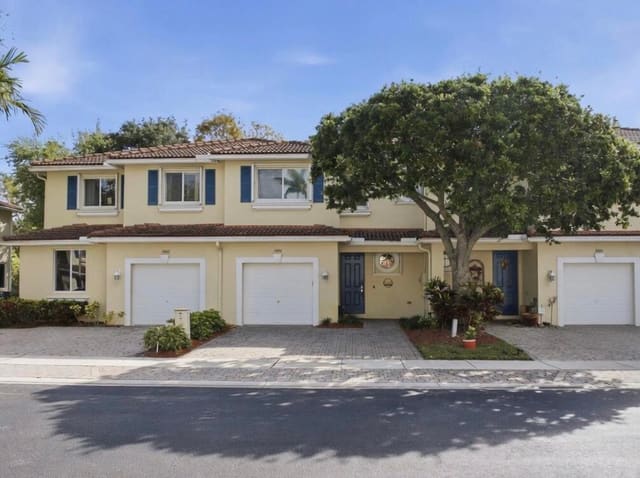 3084 N Evergreen Circle, sold in Quantum Park Townhomes, Boynton Beach, FL