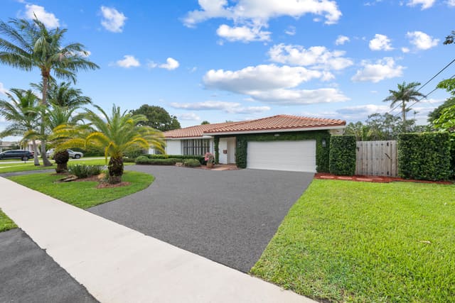 5660 SW 9th Street, Plantation, FL 33317