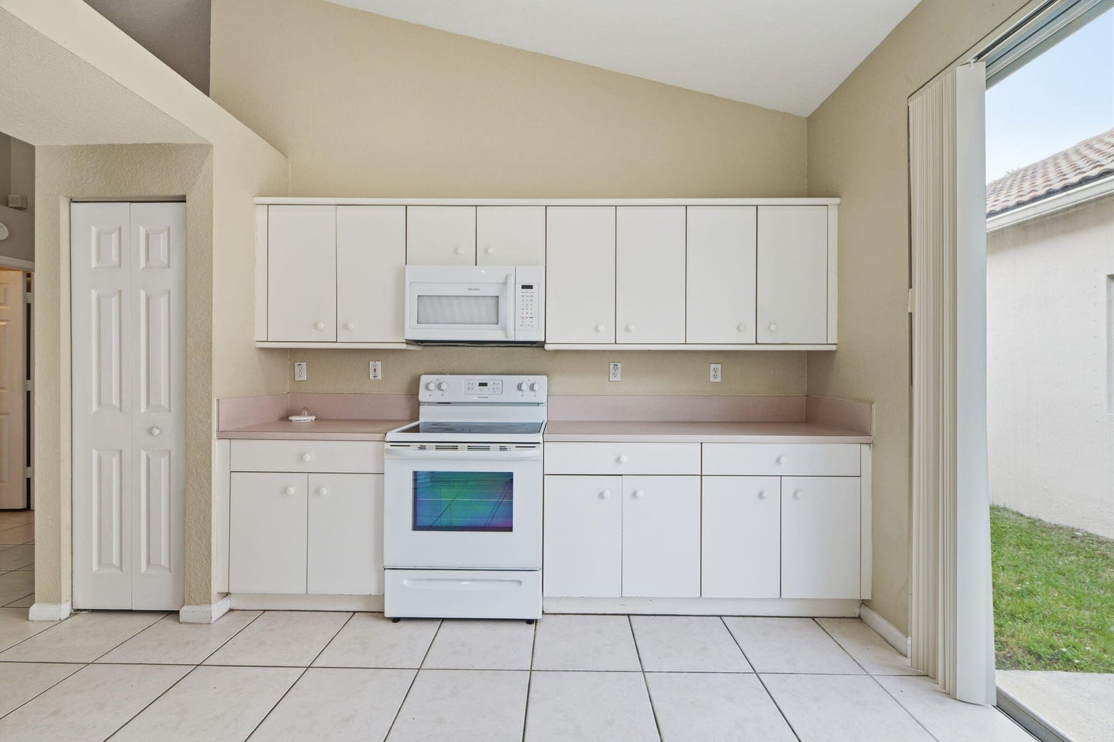 3401 NW 70th Avenue, Margate, FL 33063 photo 4