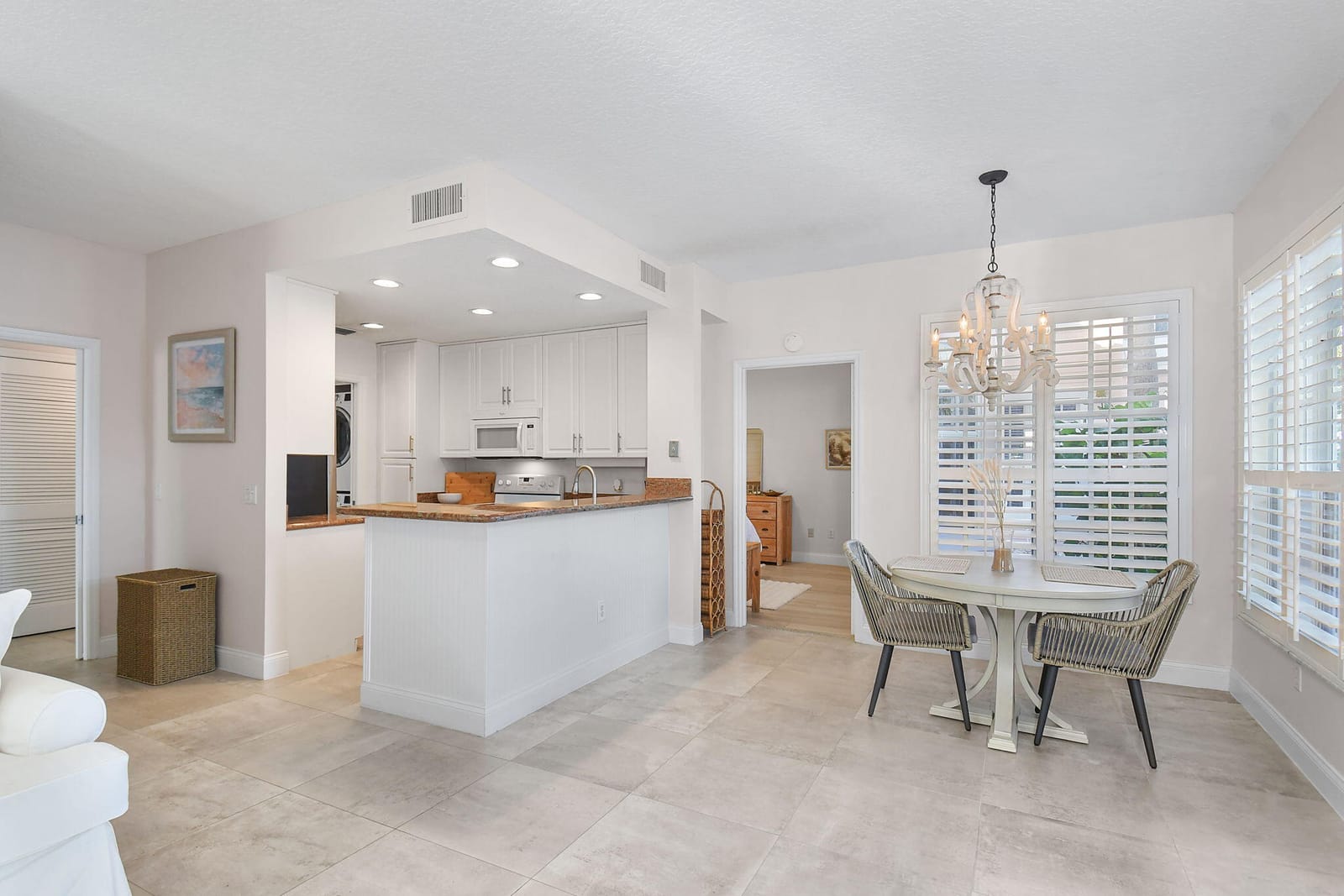 421 NE Plantation 617 — photo 11