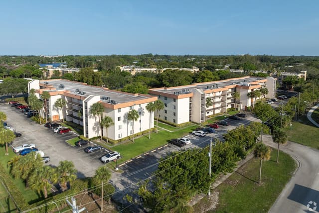 5981 Via Vermilya 203, Lake Worth, FL 33462