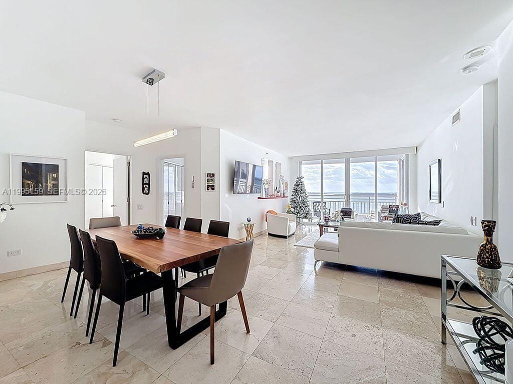 808 Brickell Key Drive 2002, Miami, FL 33131 photo 14