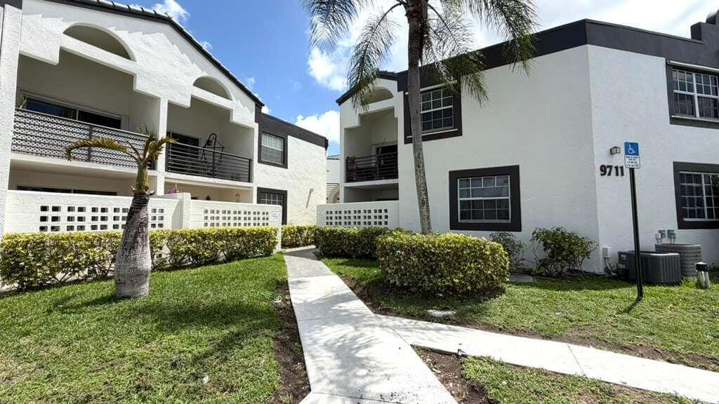 9711 Fontainebleau Boulevard D105 — photo 2