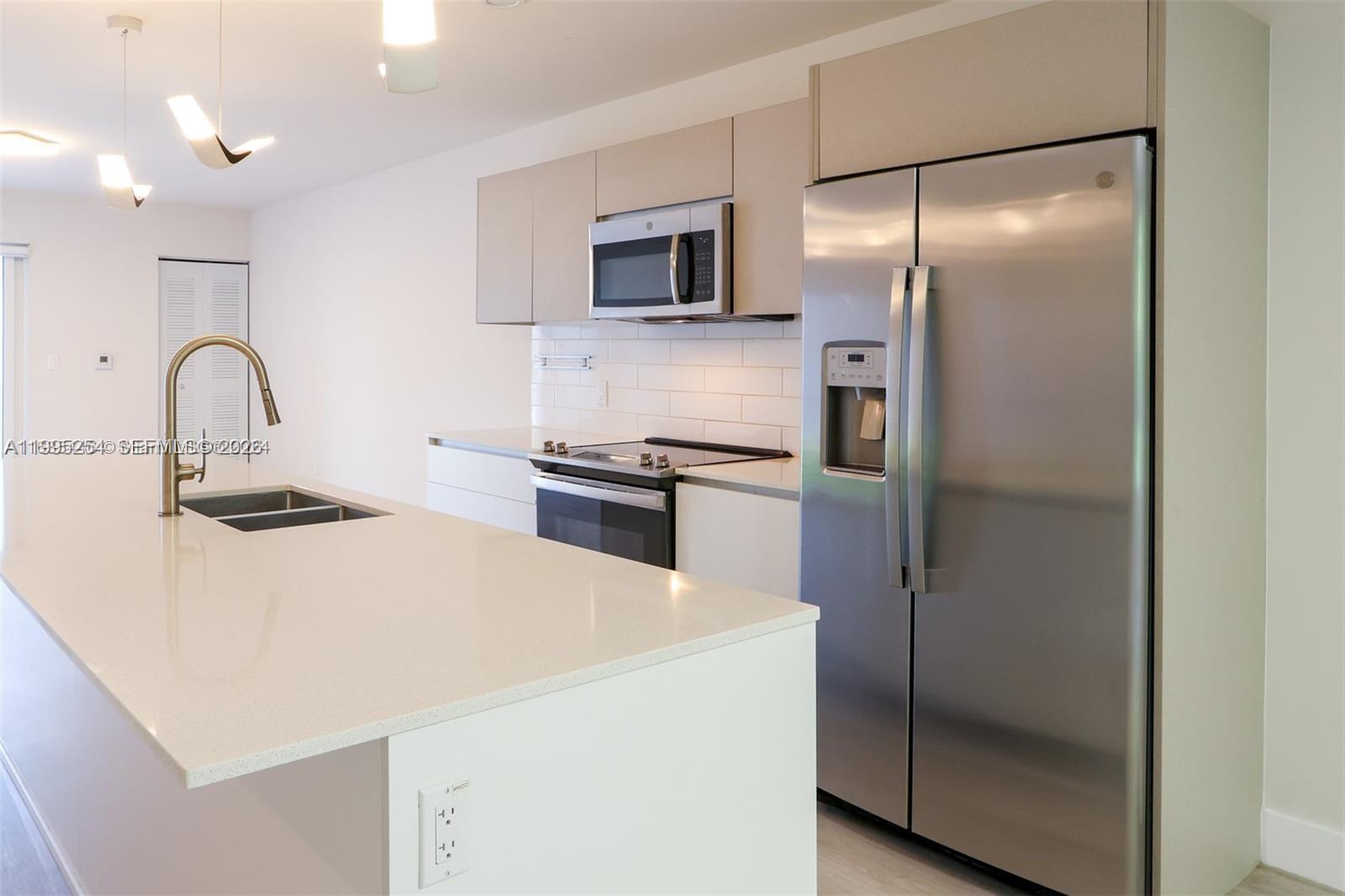 2555 NE 193rd Street 2206, Miami, FL 33180, Miami