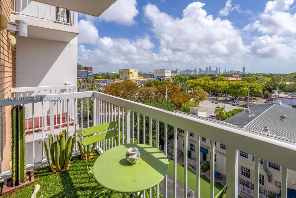 2740 SW 28th Terrace 705, Miami, FL 33133 photo 11