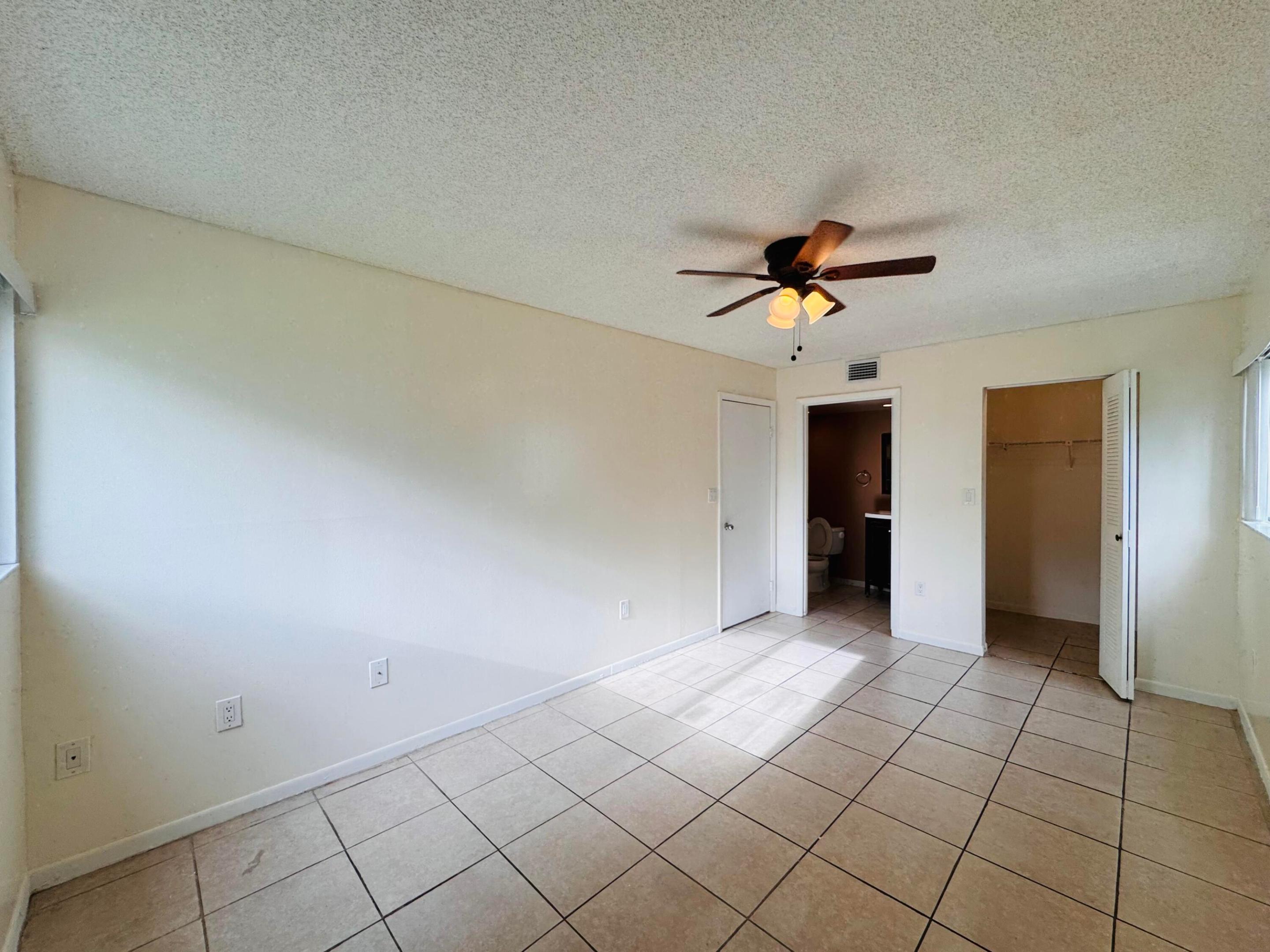 20681 NE 4th Place 105, Miami, FL 33179, Miami