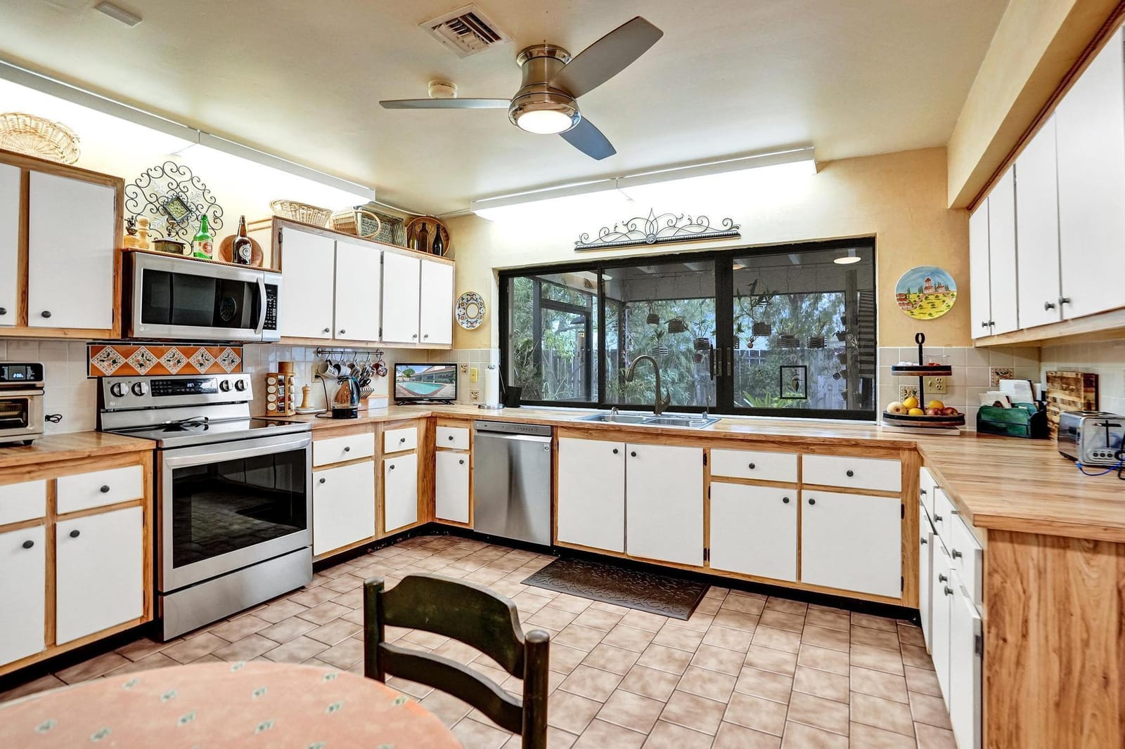 7418 NW 49th Street — photo 12