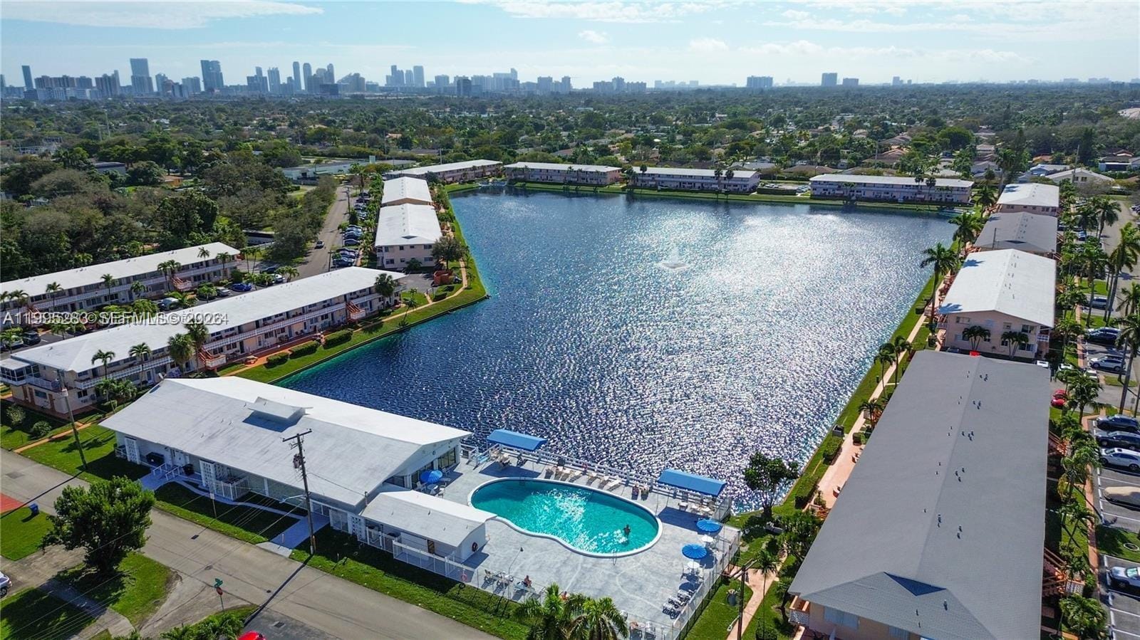 1015 SW 11th Avenue 15K, Hallandale Beach, FL 33009 photo 22