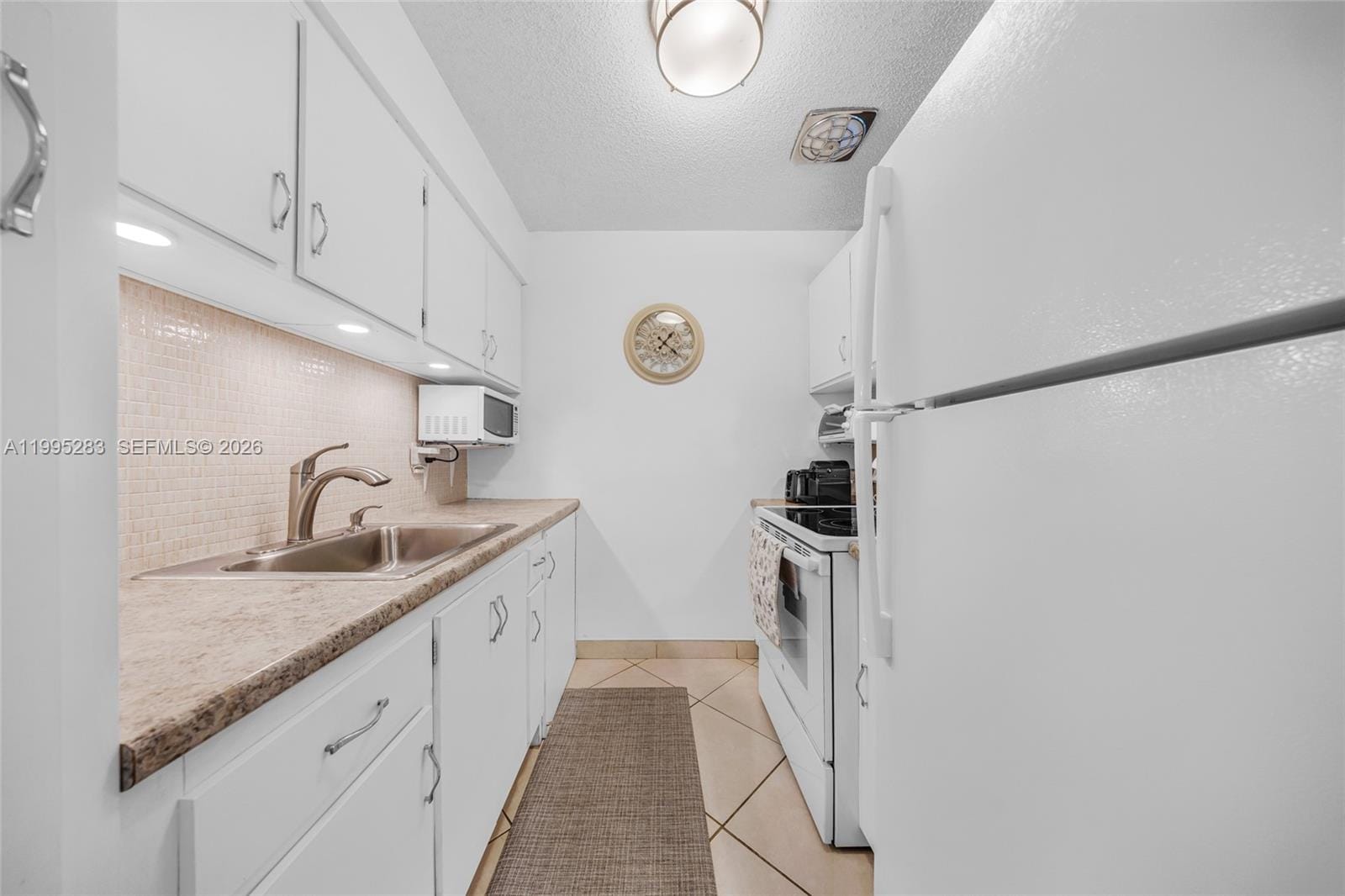 1015 SW 11th Avenue 15K, Hallandale Beach, FL 33009 photo 9