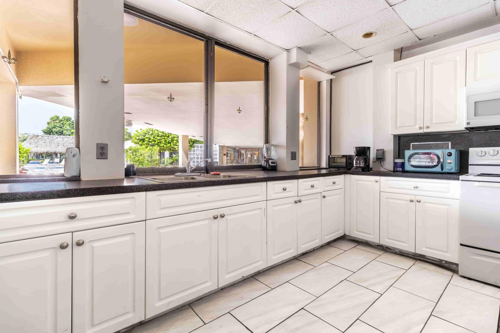 2800 Sunrise Lakes Drive W Apt 301, Sunrise, FL 33322 photo 24