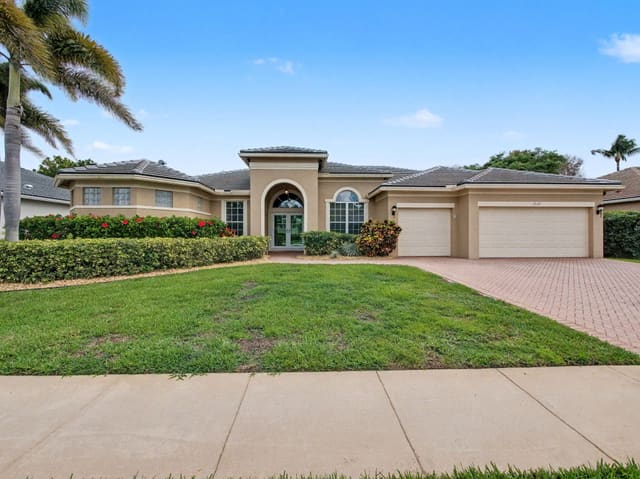 1549 Stonehaven Estates Drive, sold in Stonehaven Pud, West Palm Beach, FL