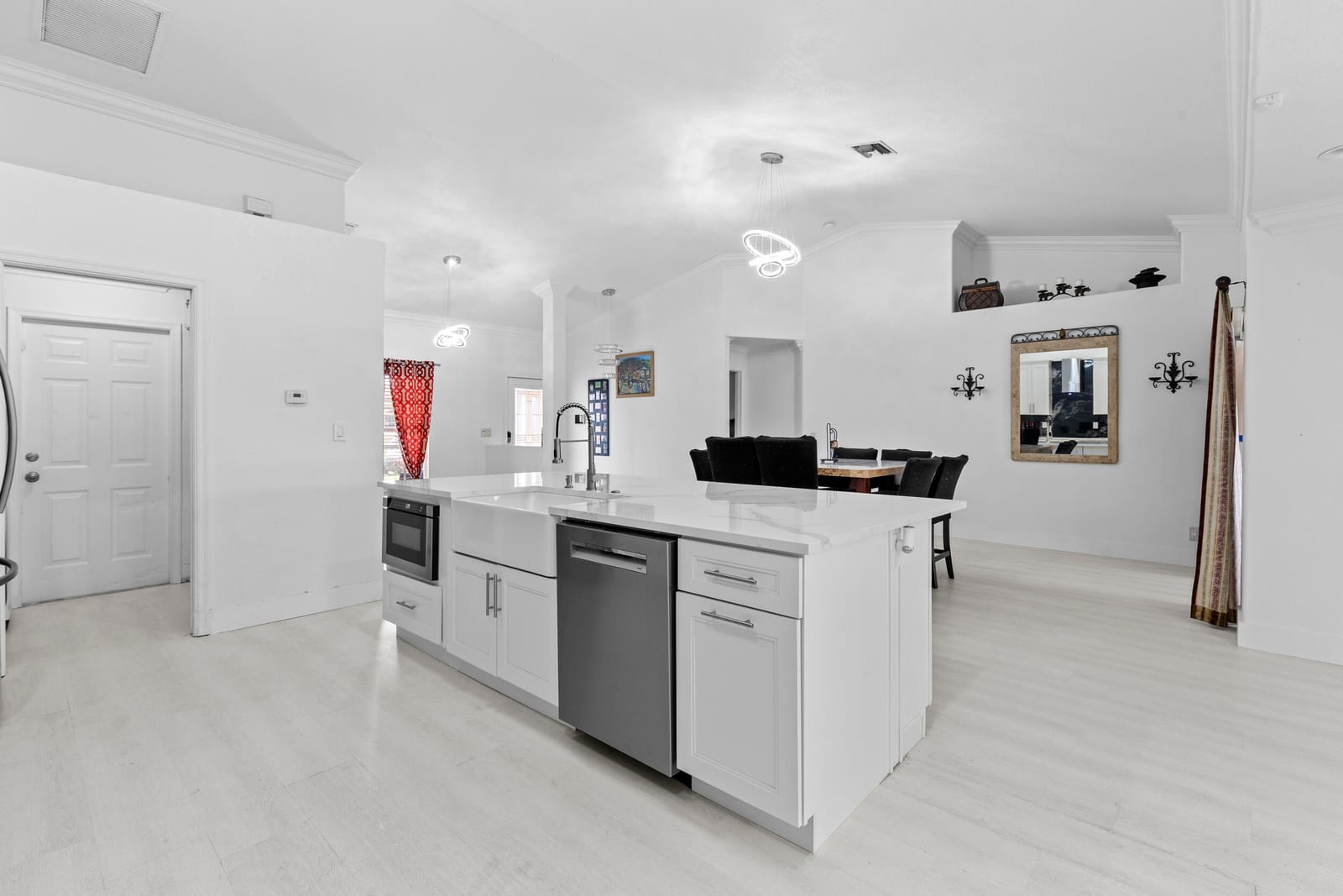 1855 SW Fears Avenue — photo 4