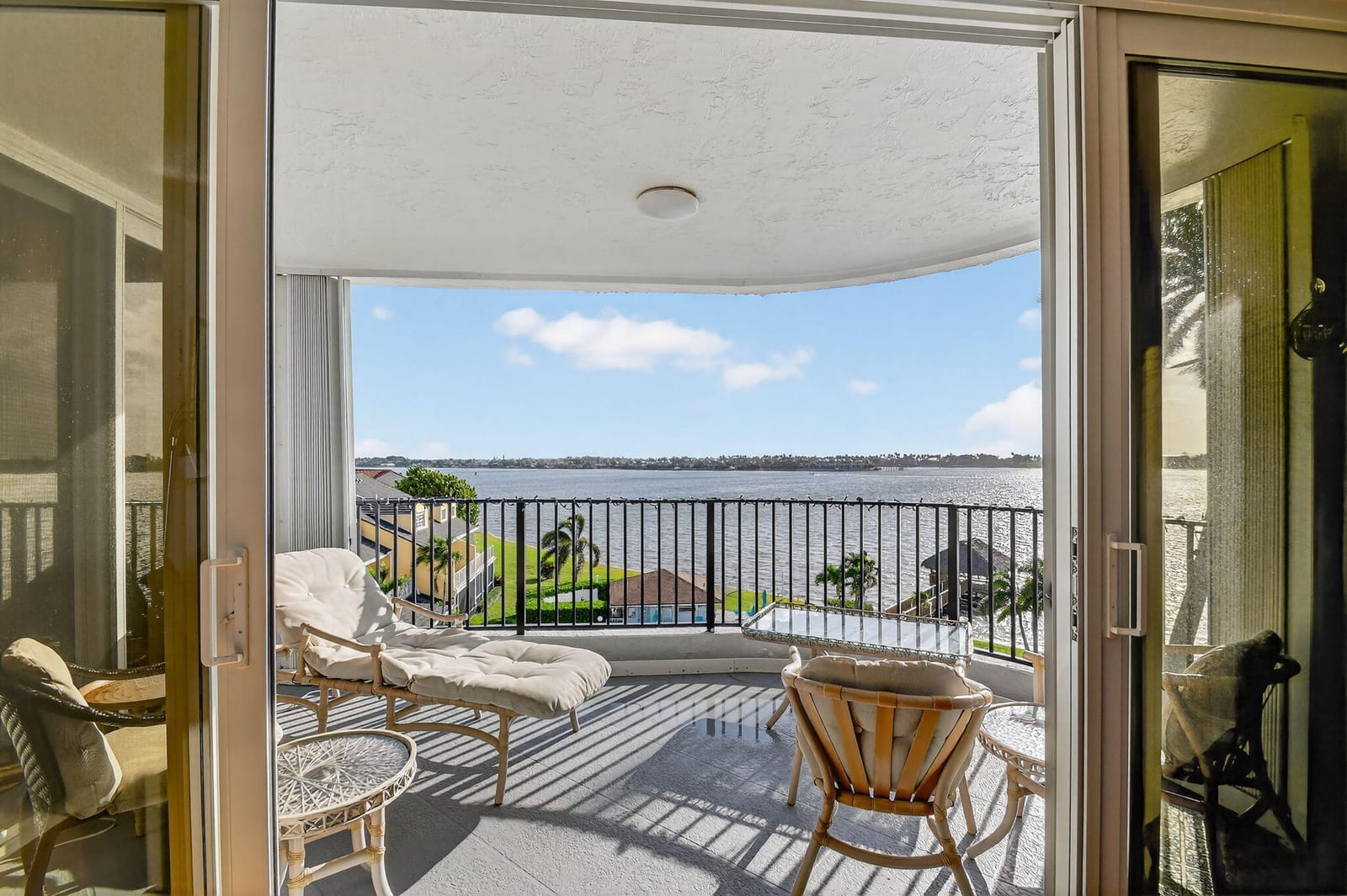 8200 Lakeshore Drive 507 — photo 4