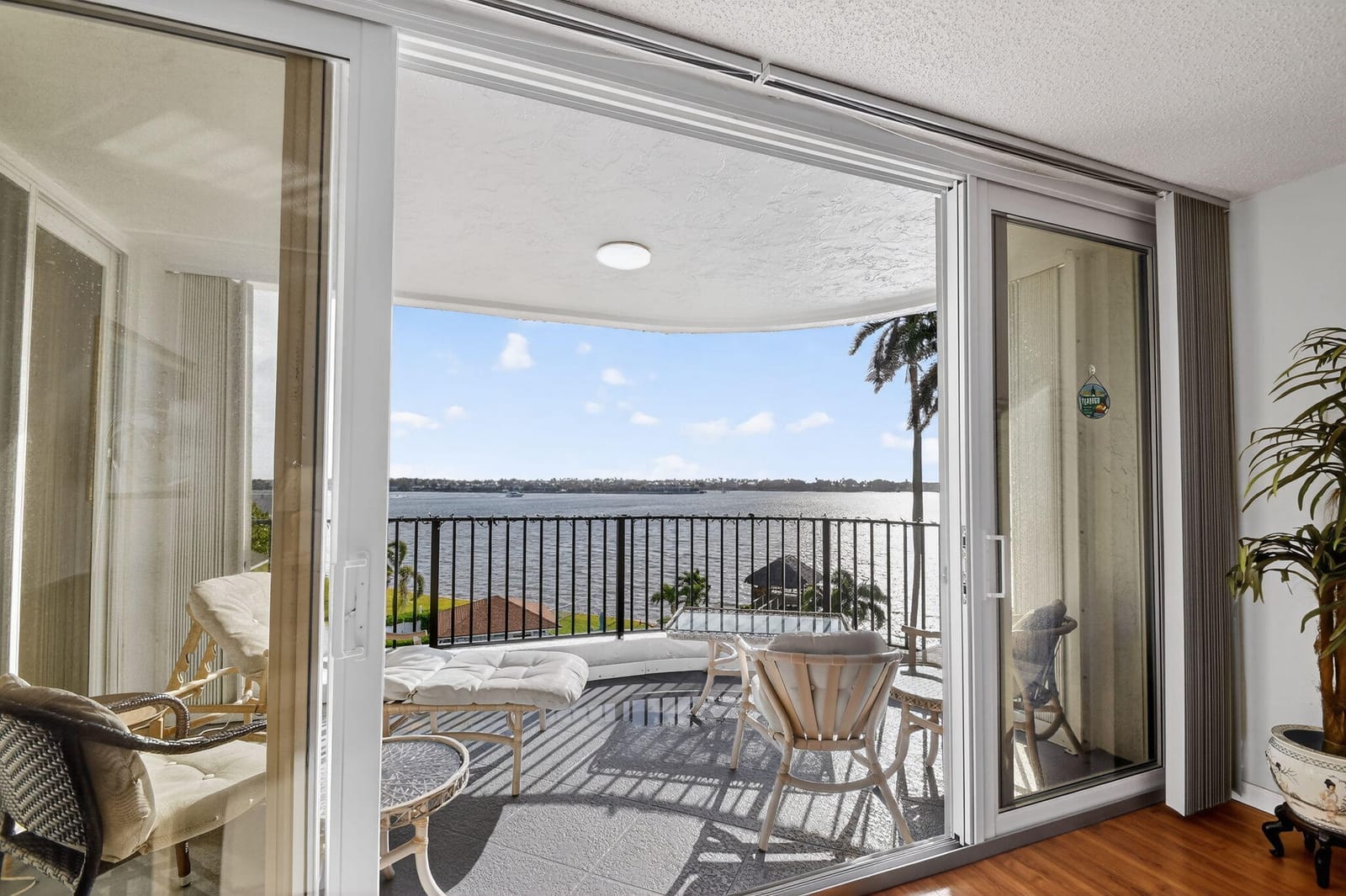 8200 Lakeshore Drive 507 — photo 5