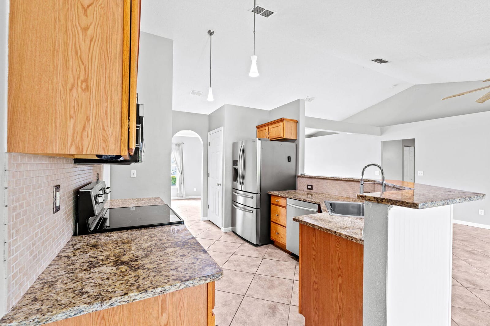 1025 SW Spataro Avenue — photo 8