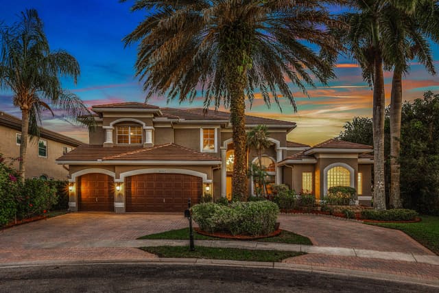 19582 Saturnia Lakes Drive, sold in Saturnia, Boca Raton, FL