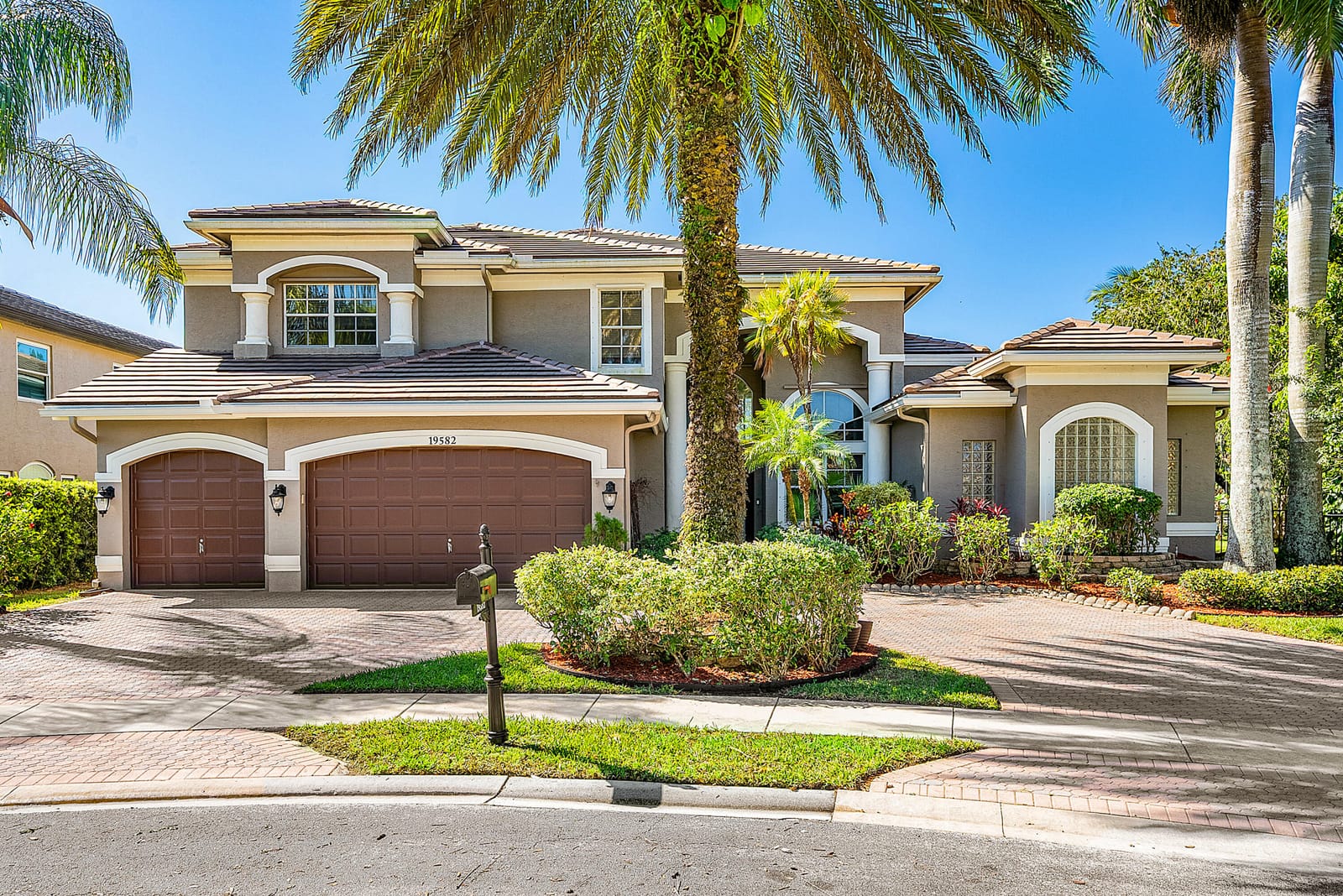 19582 Saturnia Lakes Drive, Boca Raton, FL 33498 photo 2