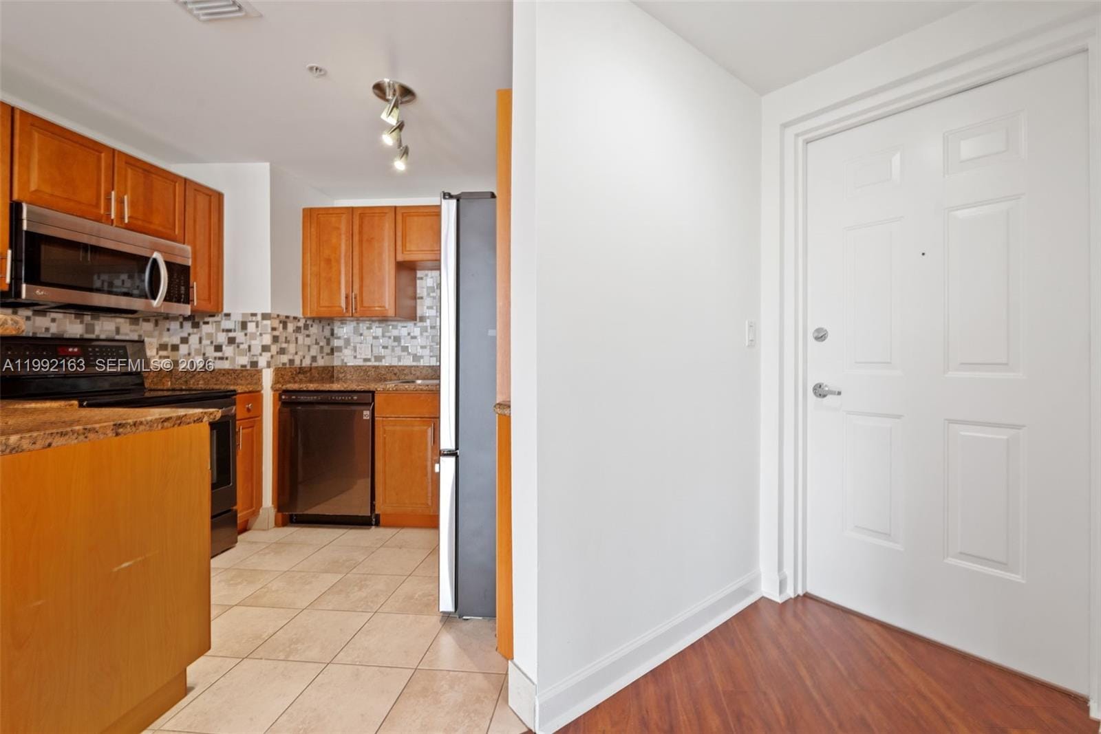 357 Almeria Avenue 1006, Coral Gables, FL 33134 photo 8