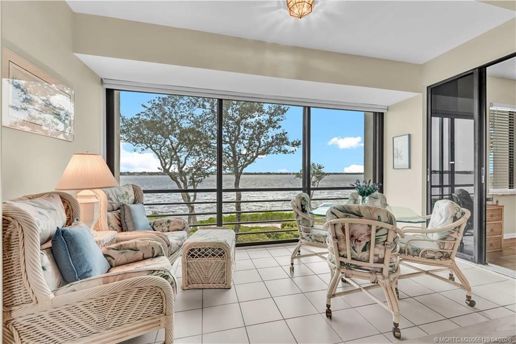 2560 NW Seagrass Drive 6B, Palm City, FL 34990 photo 8