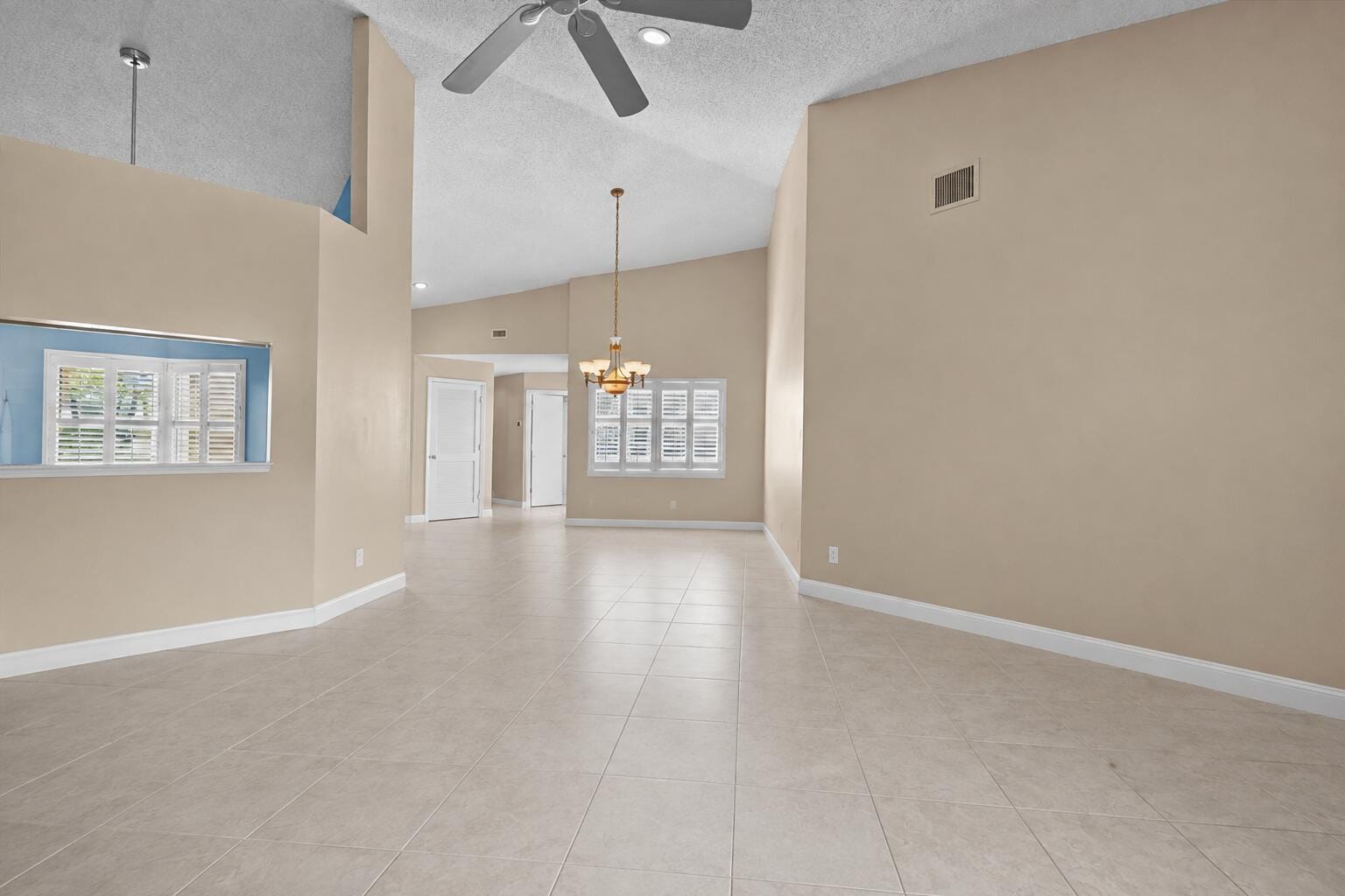 2424 SW Foxpoint Trail — photo 6