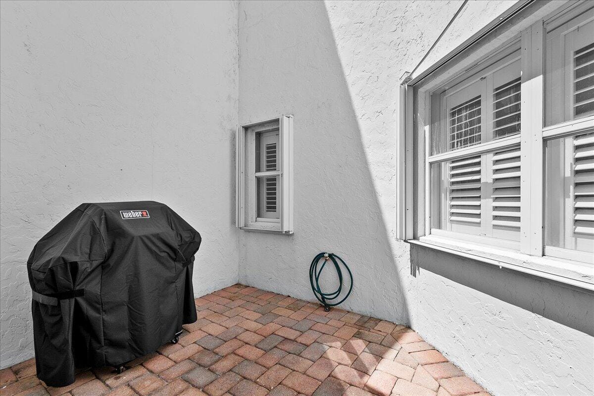 2424 SW Foxpoint Trail — photo 8