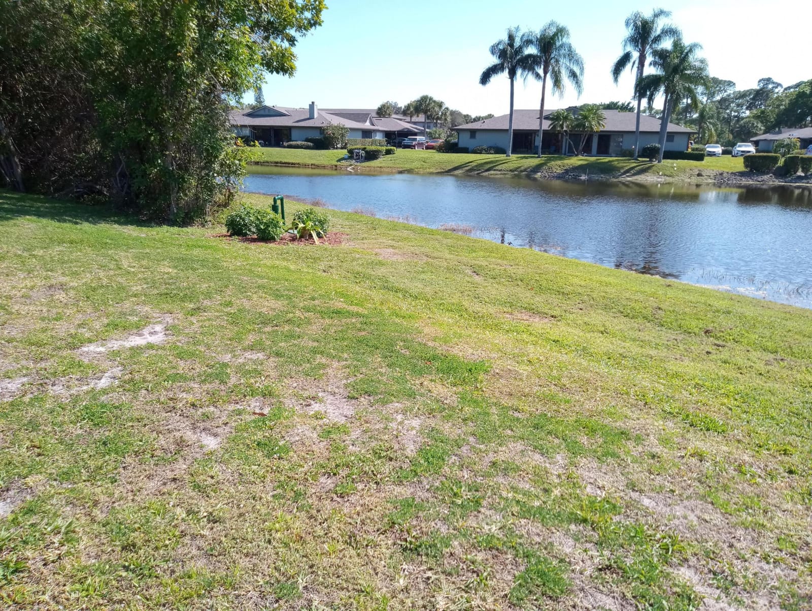 630 E Pointe Ct SW — photo 2