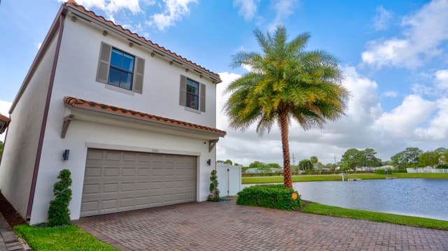 3001 King Palm Way, sold in Mediterranea, Riviera Beach, FL