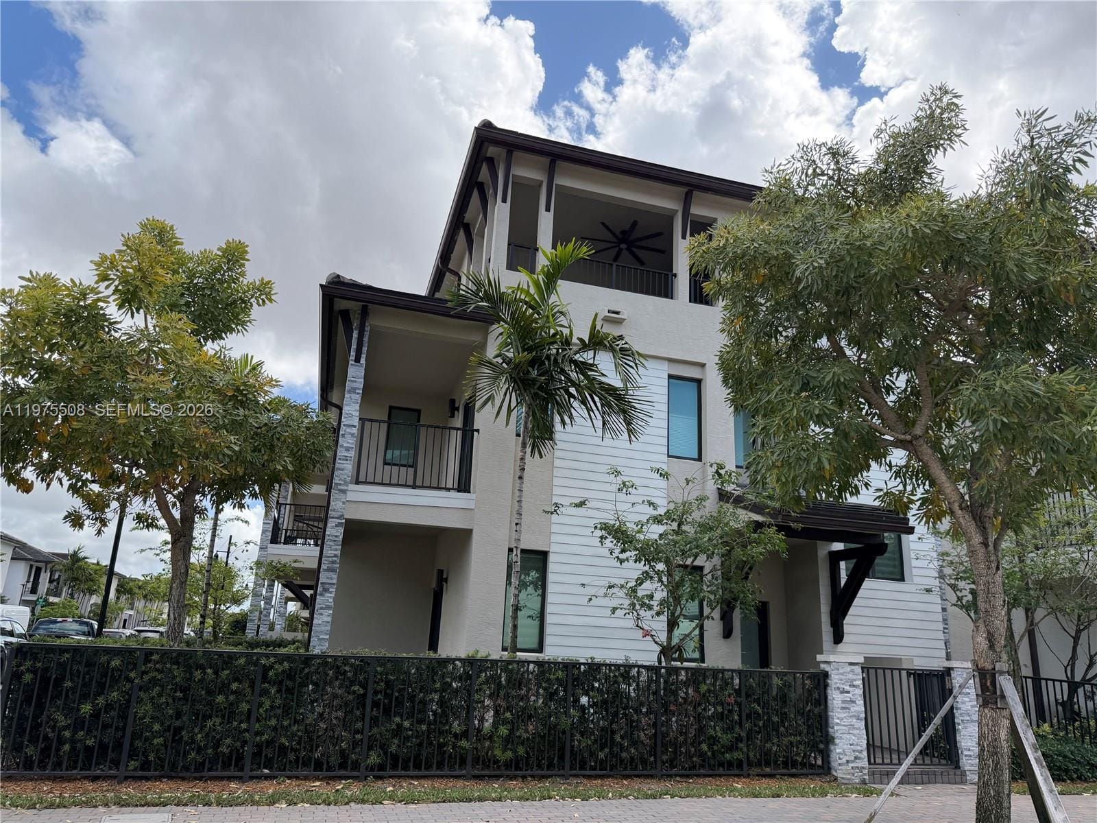 8304 NW 49th Street, Doral, FL 33166