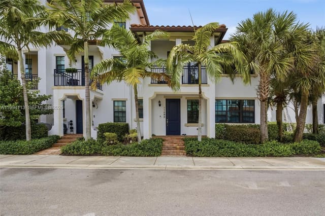 11652 SW 13th Court, Pembroke Pines, FL 33025