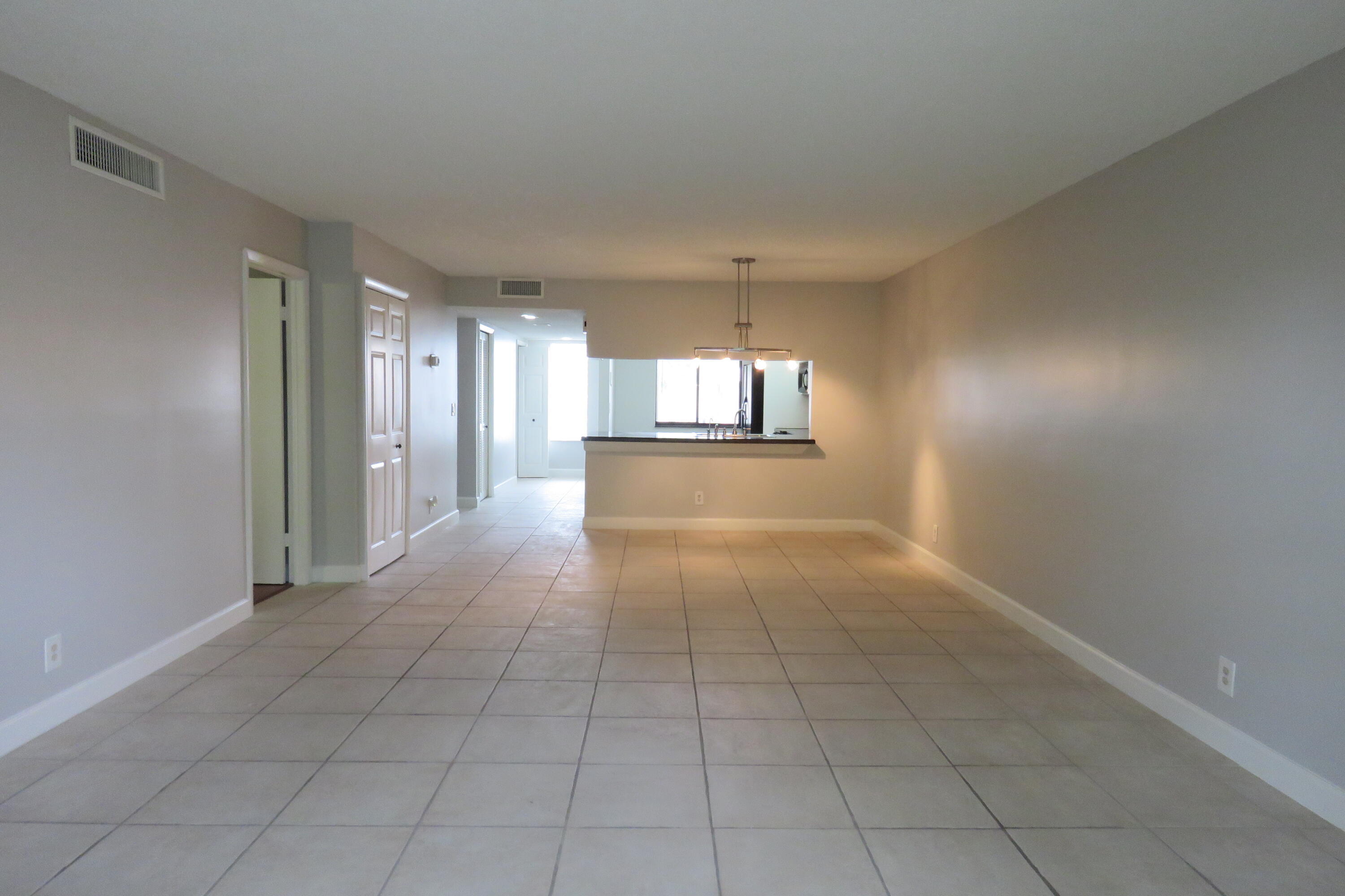 193 Lakeview Drive 205, Weston, FL 33326, Weston